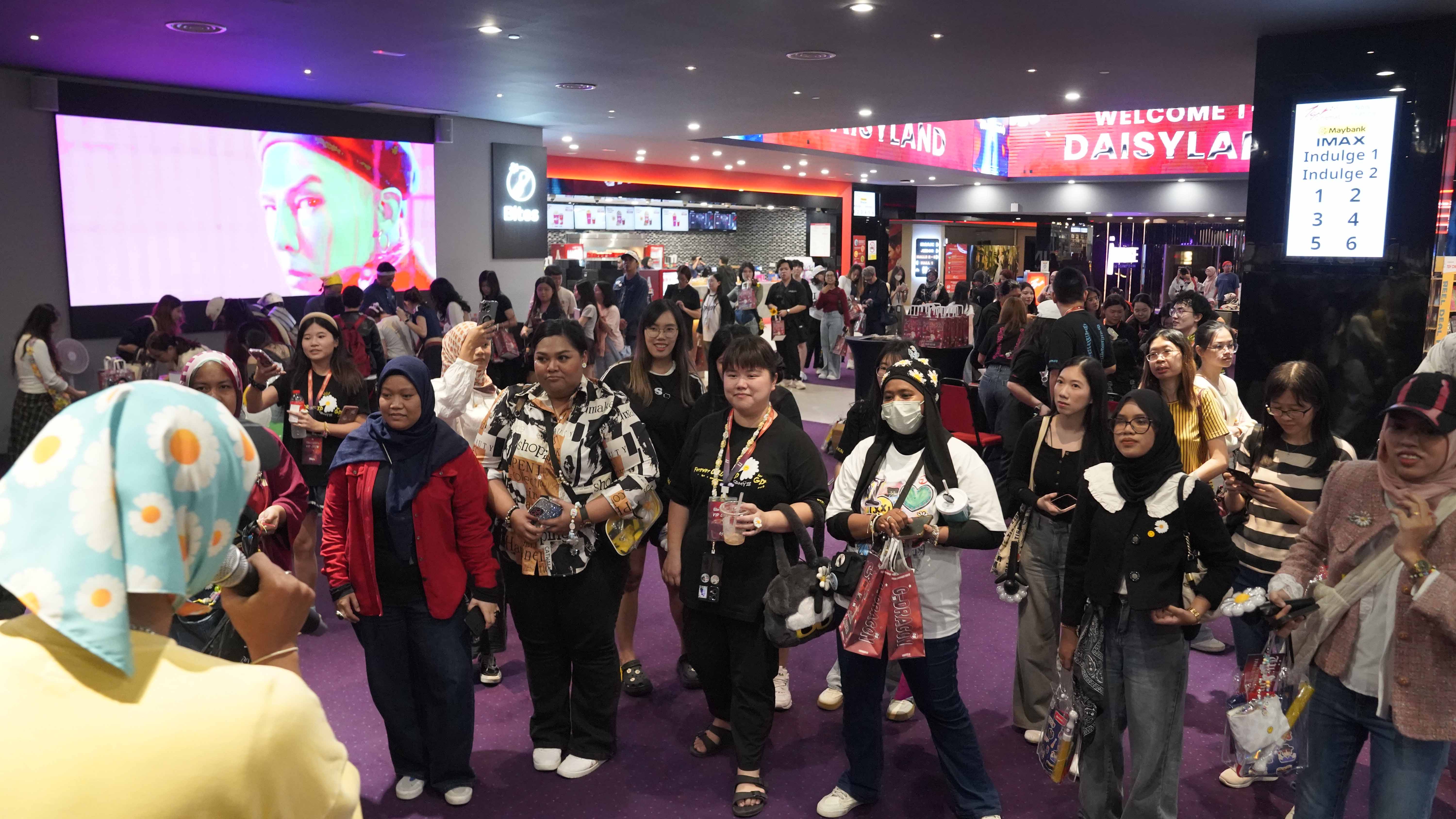 GD Ubermensh - Experience Image 12