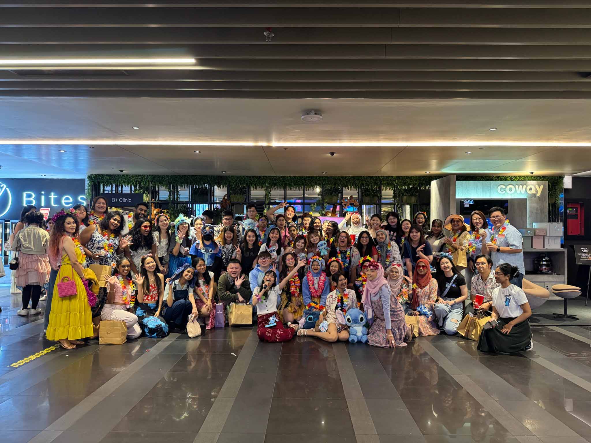 Aloha Party - Experience Image 7