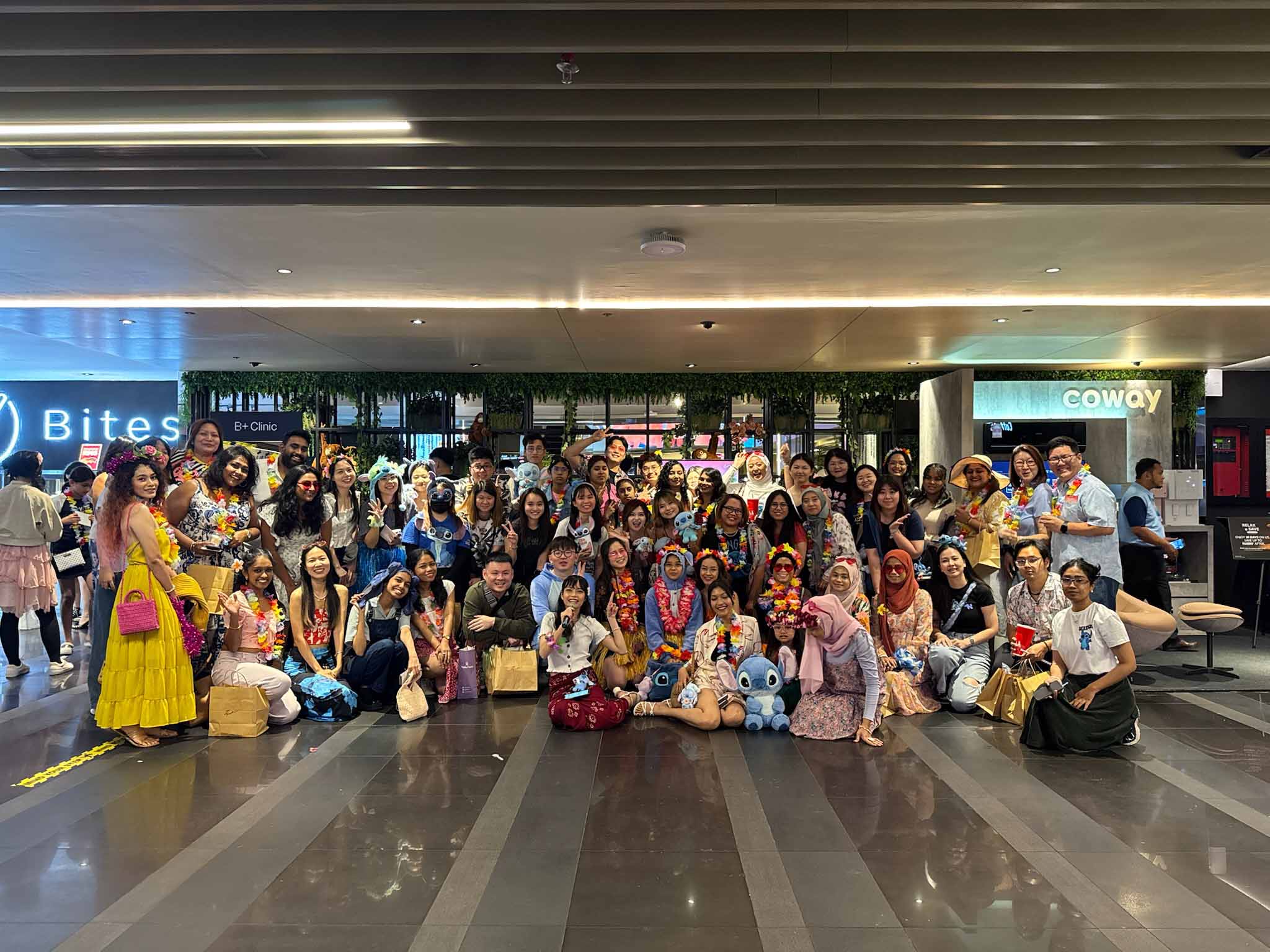 Aloha Party - Experience Image 8