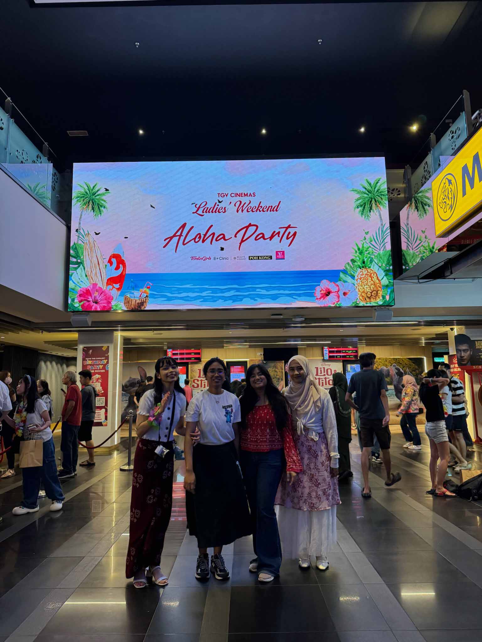 Aloha Party - Experience Image 9