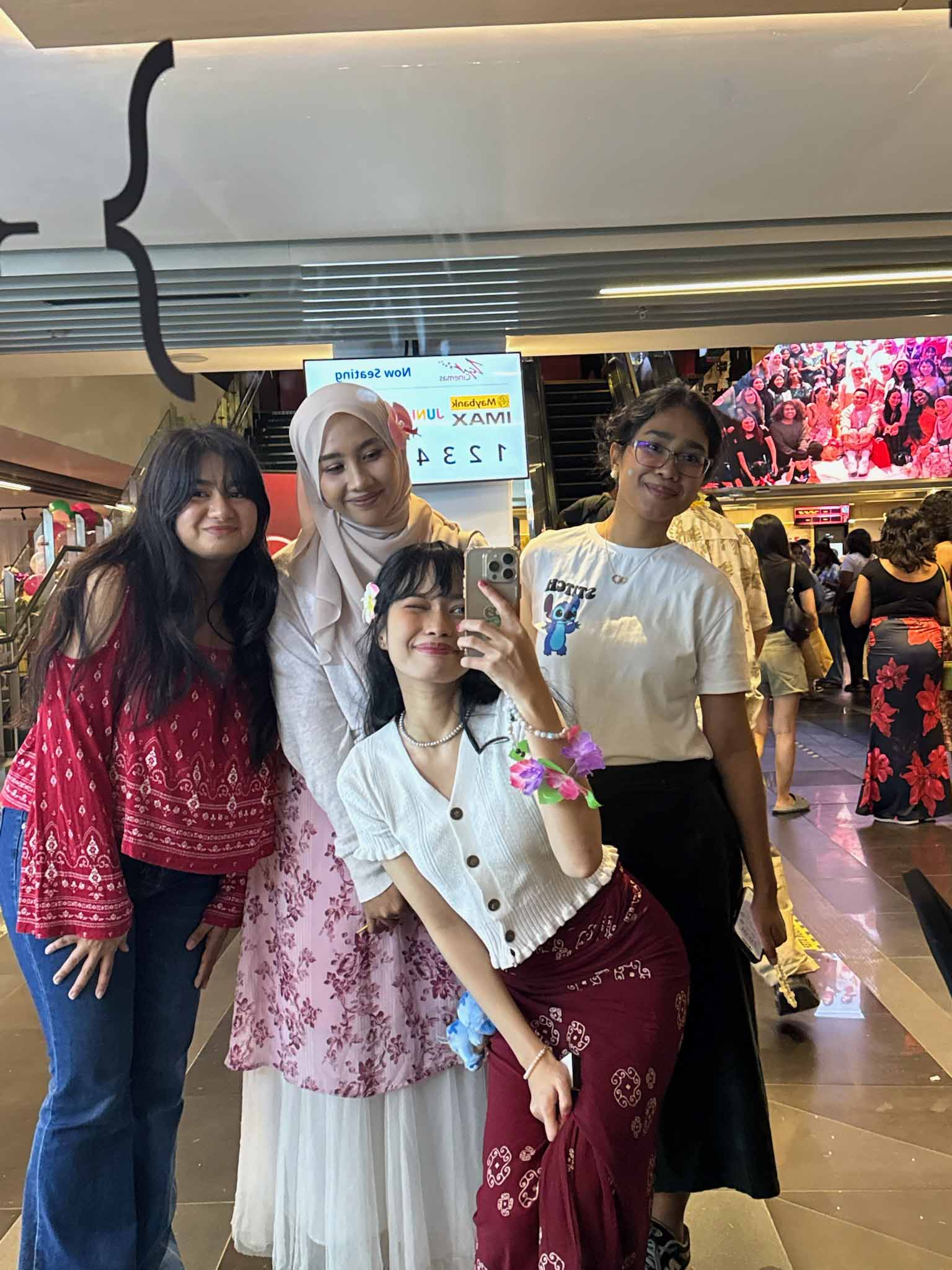 Aloha Party - Experience Image 10