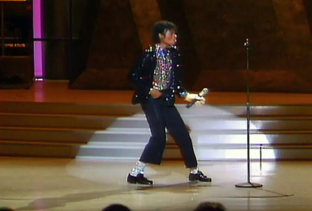Michael Performing the Moonwalk in Motown 25 | Best Michael Jackson Live Performances | TGV Concerts