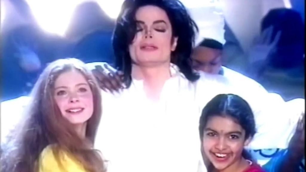 Michael Performing Earth Song in the BRIT Awards (3) | Best Michael Jackson Live Performances | TGV Concerts