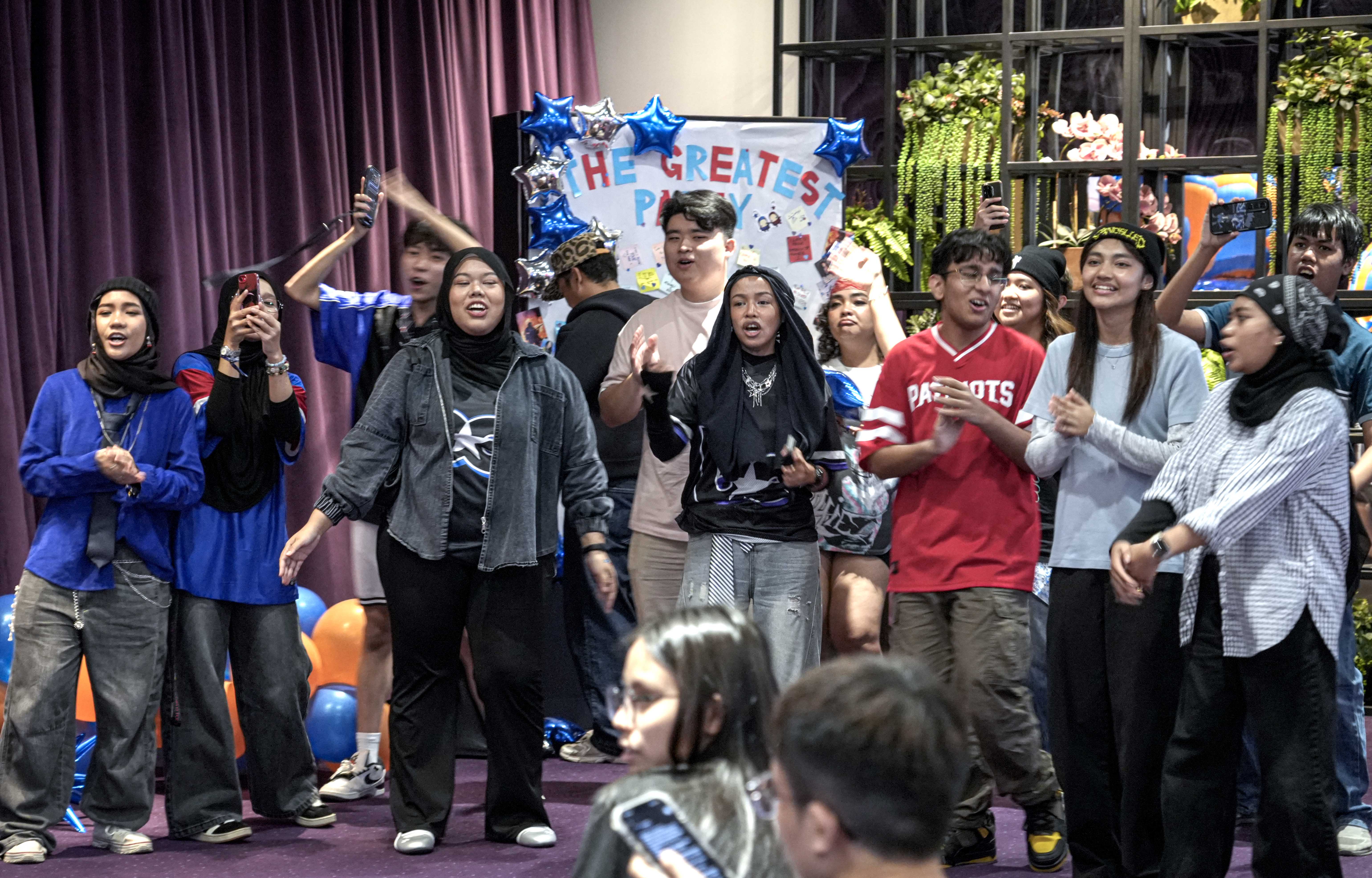 Billie Eilish HMHAS: ‘The Final Show’ Fans Party - Experience Image 26