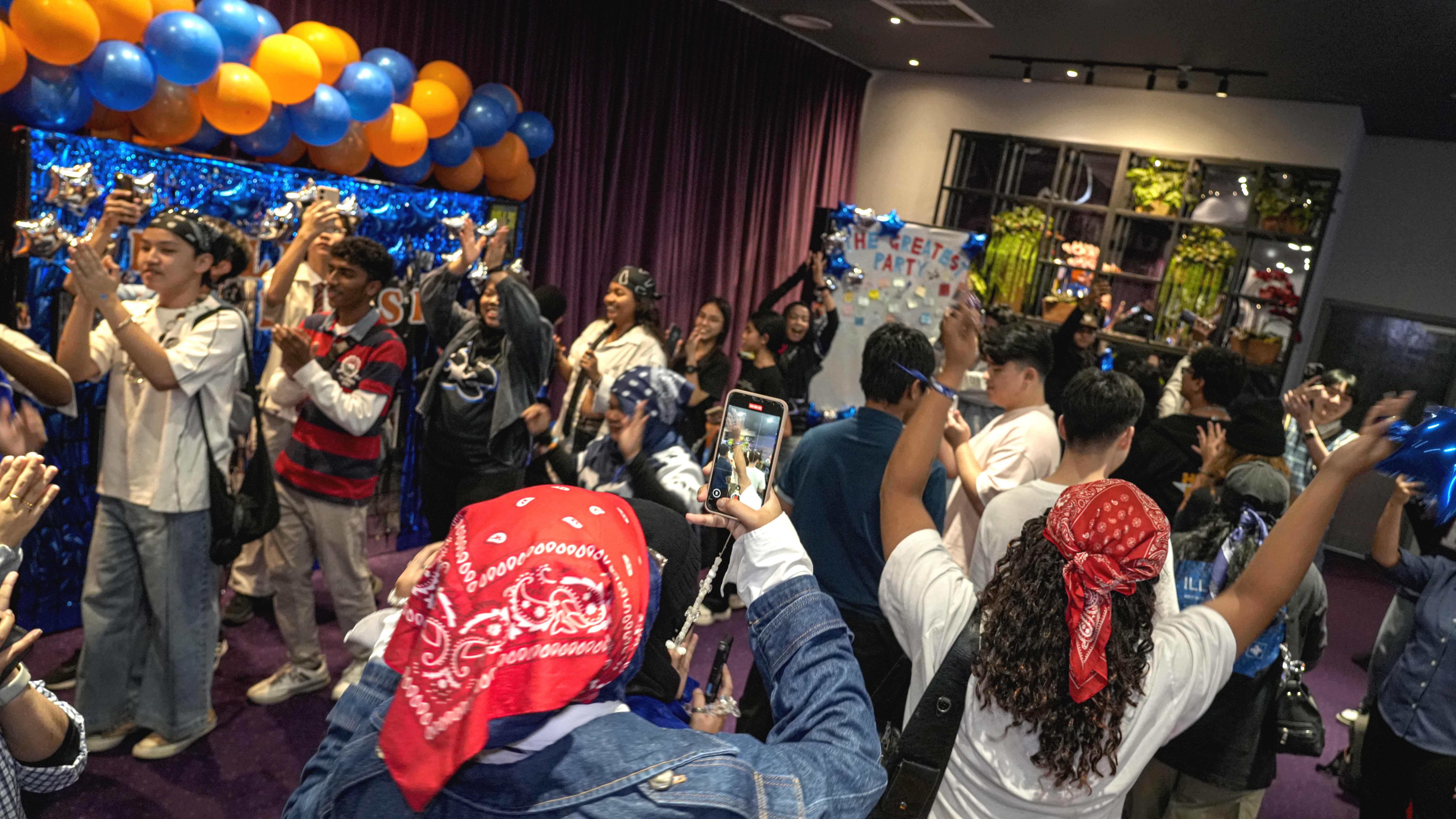 Billie Eilish HMHAS: ‘The Final Show’ Fans Party - Experience Image 37