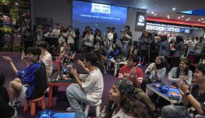 Billie Eilish HMHAS: ‘The Final Show’ Fans Party - Experience Image 24