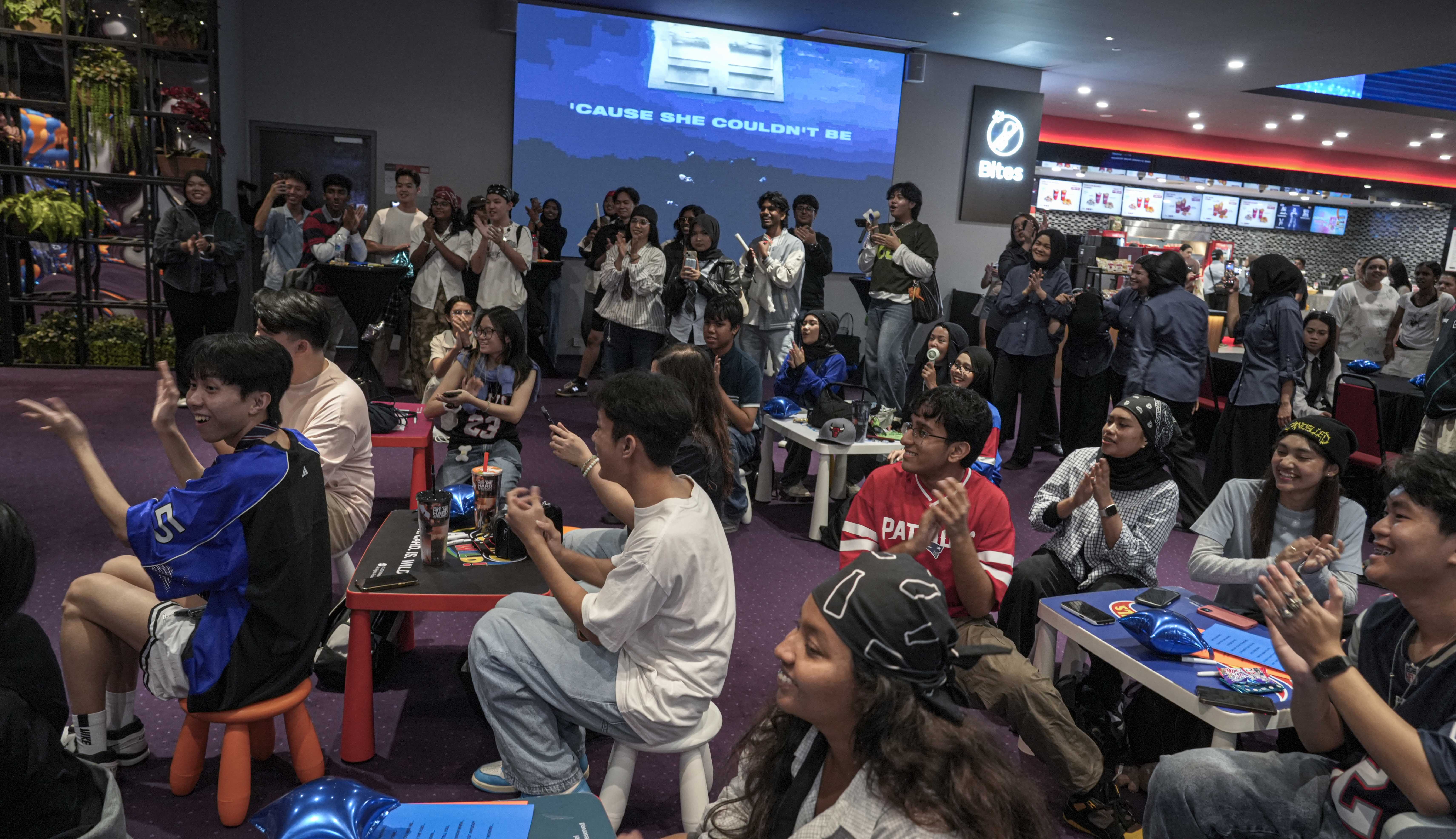 Billie Eilish HMHAS: ‘The Final Show’ Fans Party - Experience Image 42