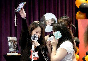 Moments Of Alwaysness Fans Party - Experience Image 7