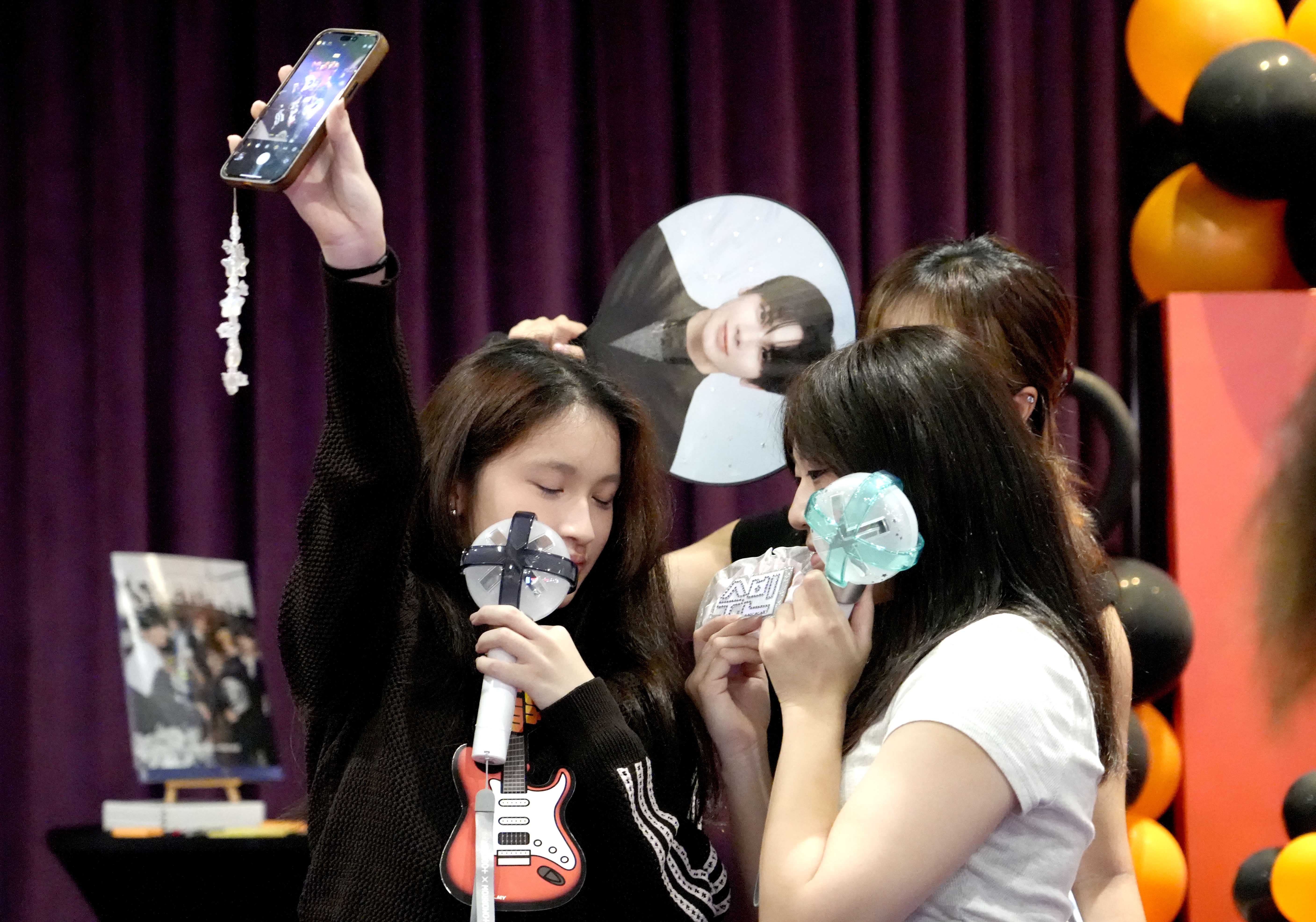 Moments Of Alwaysness Fans Party - Experience Image 6