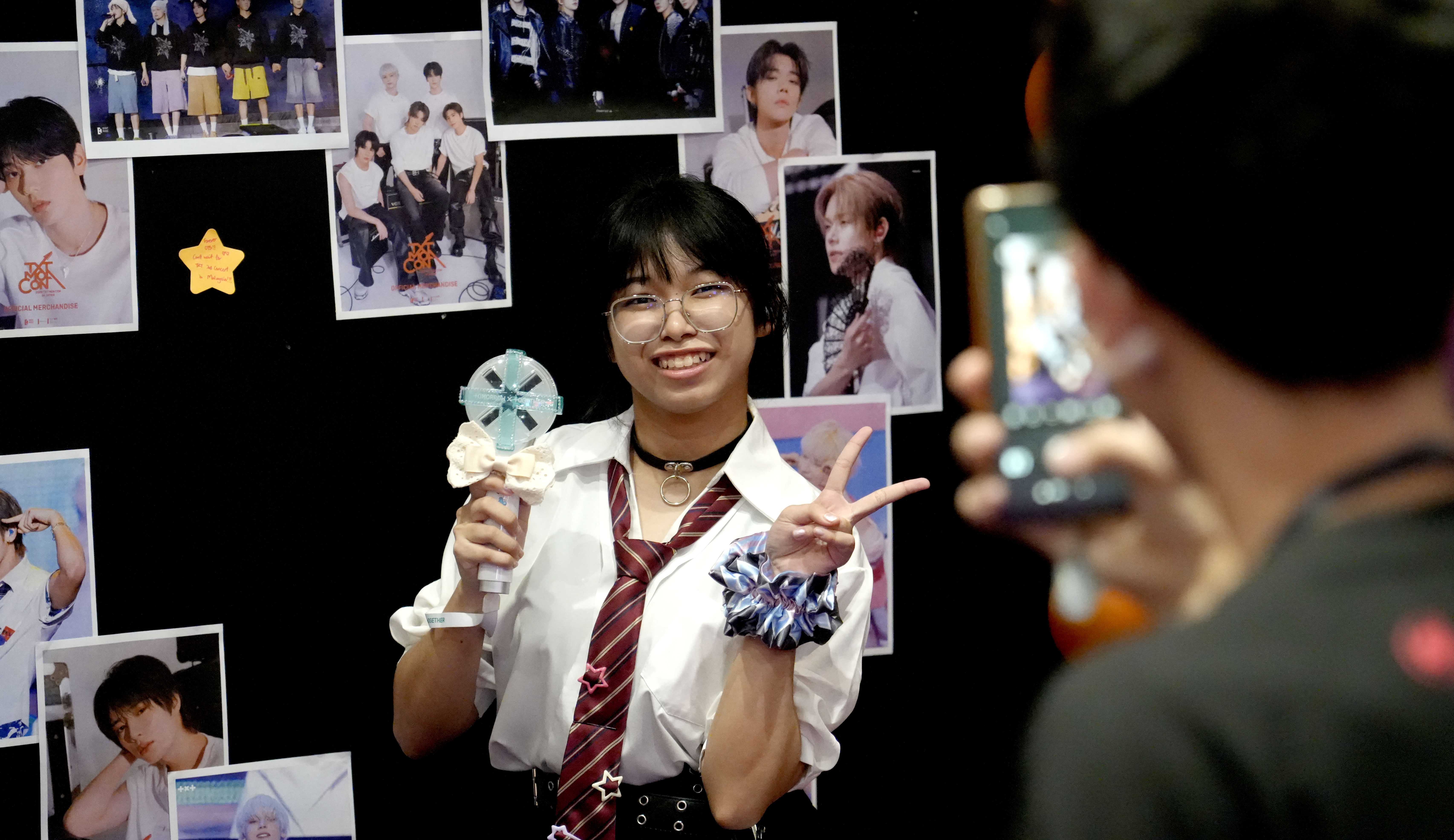 Moments Of Alwaysness Fans Party - Experience Image 7