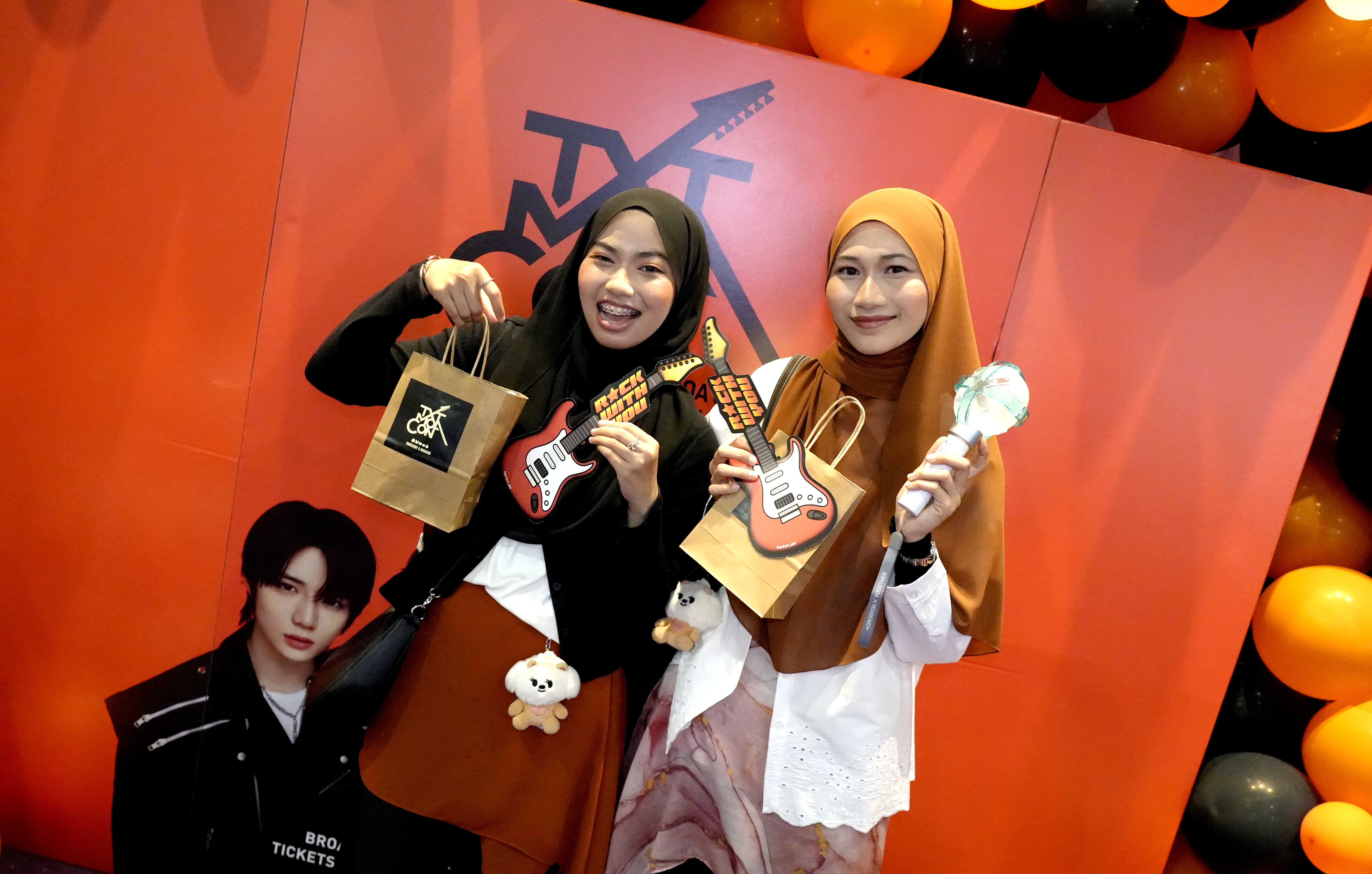 Moments Of Alwaysness Fans Party - Experience Image 9