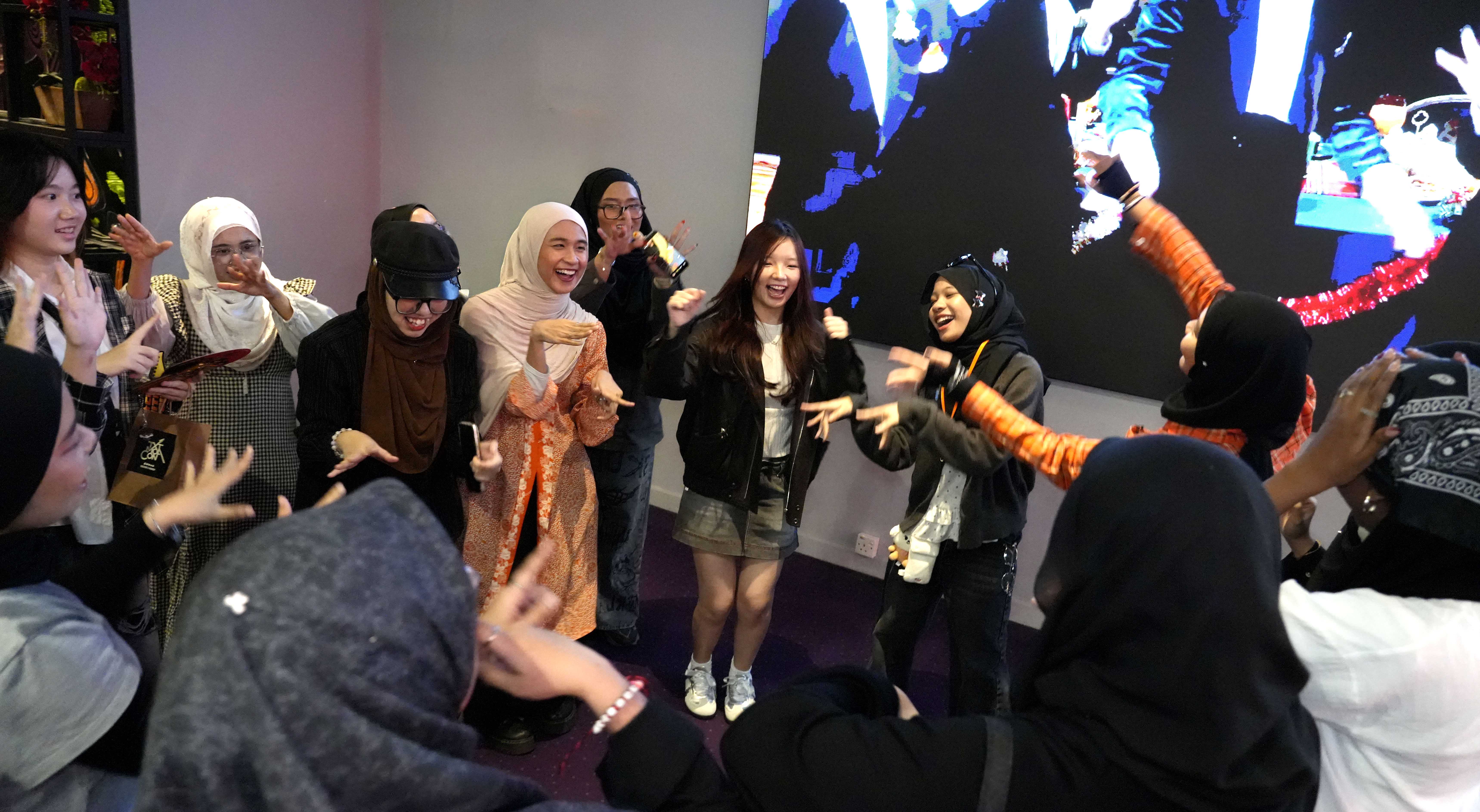 Moments Of Alwaysness Fans Party - Experience Image 17